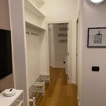 Corridoni 6 Apartament *